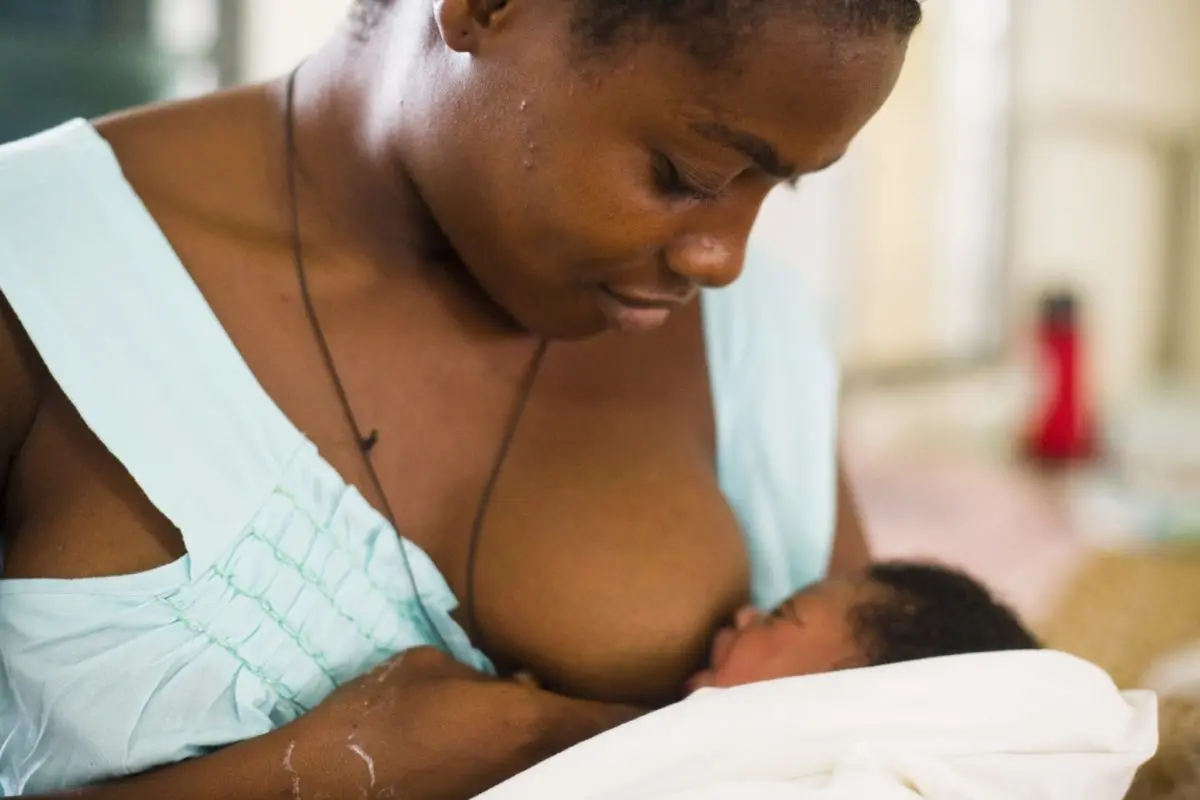 Mama akimnyonyesha mtoto wake-credit thousanddays.org-AFYATech